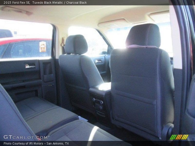 Tuxedo Black Metallic / Charcoal Black 2015 Ford Flex SE