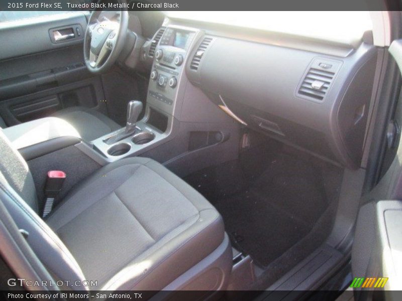 Tuxedo Black Metallic / Charcoal Black 2015 Ford Flex SE