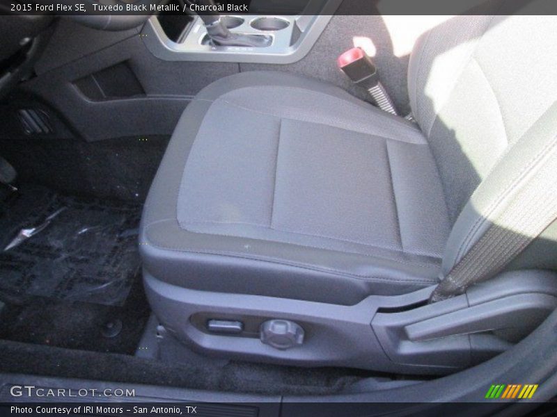 Tuxedo Black Metallic / Charcoal Black 2015 Ford Flex SE