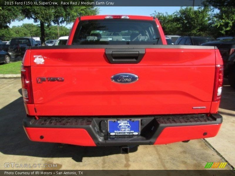 Race Red / Medium Earth Gray 2015 Ford F150 XL SuperCrew
