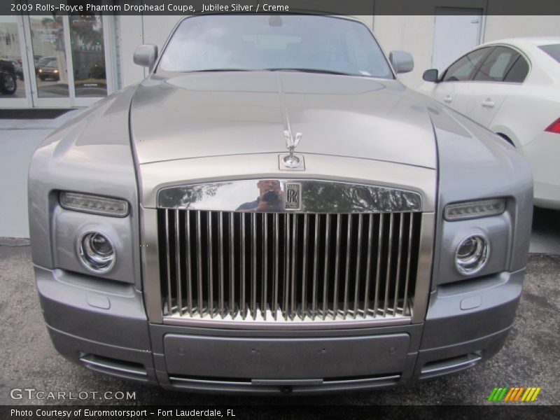Jubilee Silver / Creme 2009 Rolls-Royce Phantom Drophead Coupe