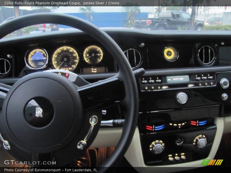 Jubilee Silver / Creme 2009 Rolls-Royce Phantom Drophead Coupe