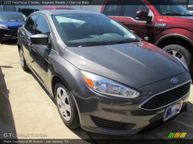 Magnetic Metallic / Charcoal Black 2015 Ford Focus S Sedan