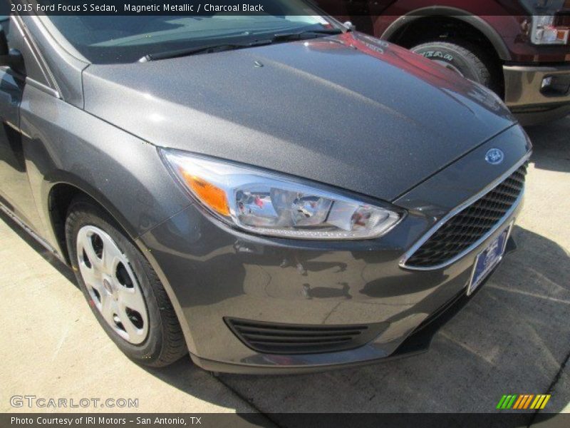 Magnetic Metallic / Charcoal Black 2015 Ford Focus S Sedan