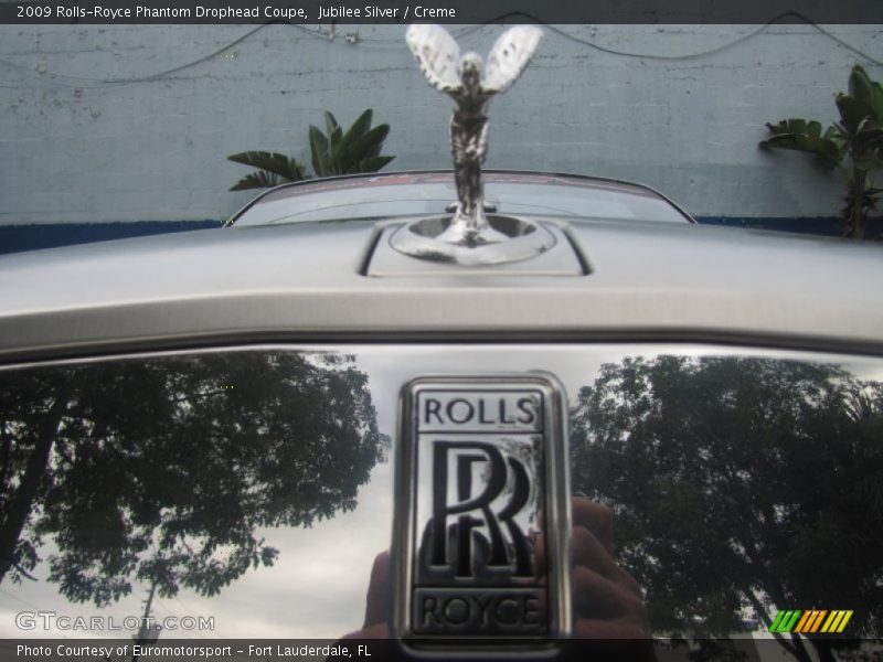 Jubilee Silver / Creme 2009 Rolls-Royce Phantom Drophead Coupe