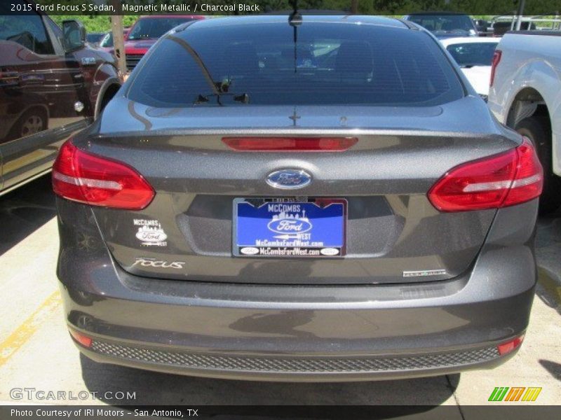 Magnetic Metallic / Charcoal Black 2015 Ford Focus S Sedan