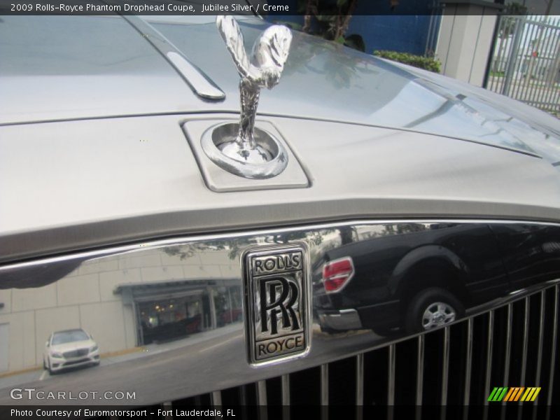 Jubilee Silver / Creme 2009 Rolls-Royce Phantom Drophead Coupe