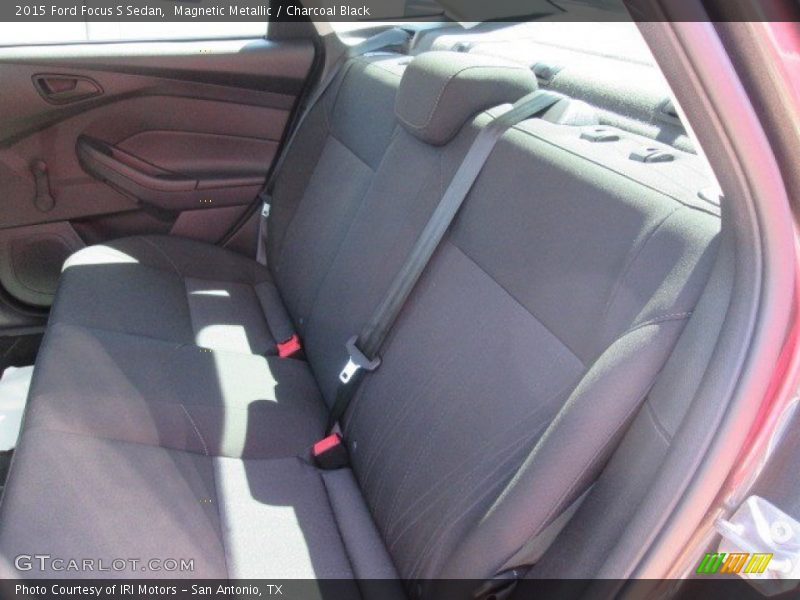 Magnetic Metallic / Charcoal Black 2015 Ford Focus S Sedan