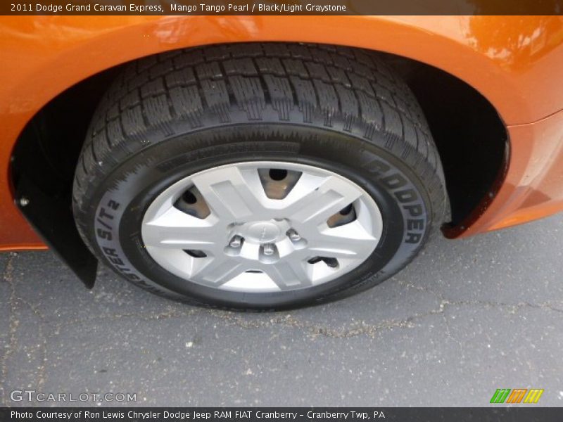Mango Tango Pearl / Black/Light Graystone 2011 Dodge Grand Caravan Express
