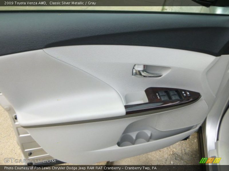Classic Silver Metallic / Gray 2009 Toyota Venza AWD