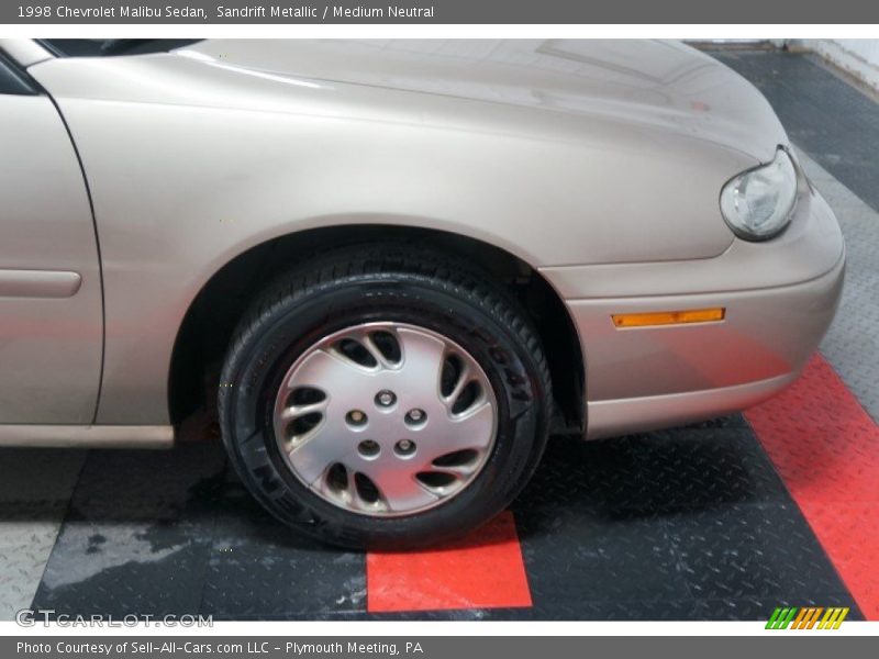 Sandrift Metallic / Medium Neutral 1998 Chevrolet Malibu Sedan
