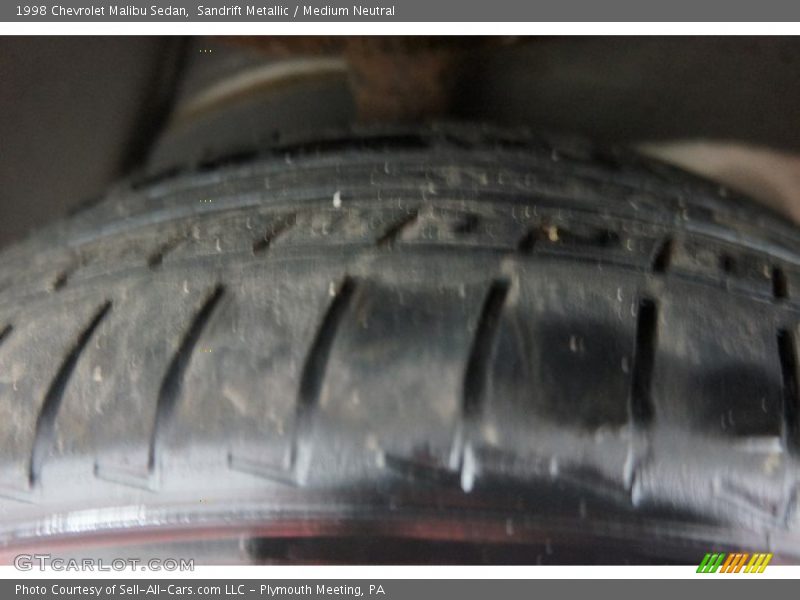 Sandrift Metallic / Medium Neutral 1998 Chevrolet Malibu Sedan