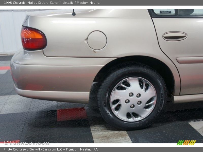 Sandrift Metallic / Medium Neutral 1998 Chevrolet Malibu Sedan