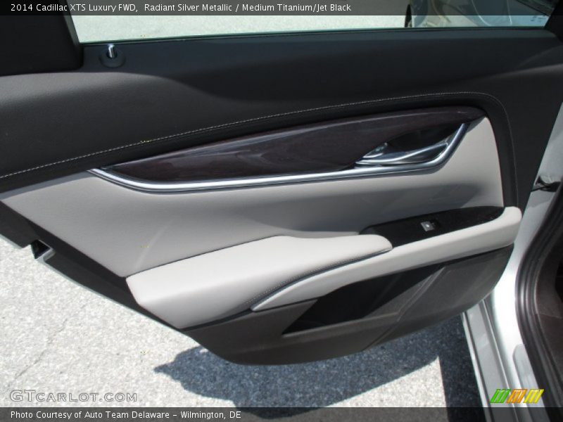 Radiant Silver Metallic / Medium Titanium/Jet Black 2014 Cadillac XTS Luxury FWD