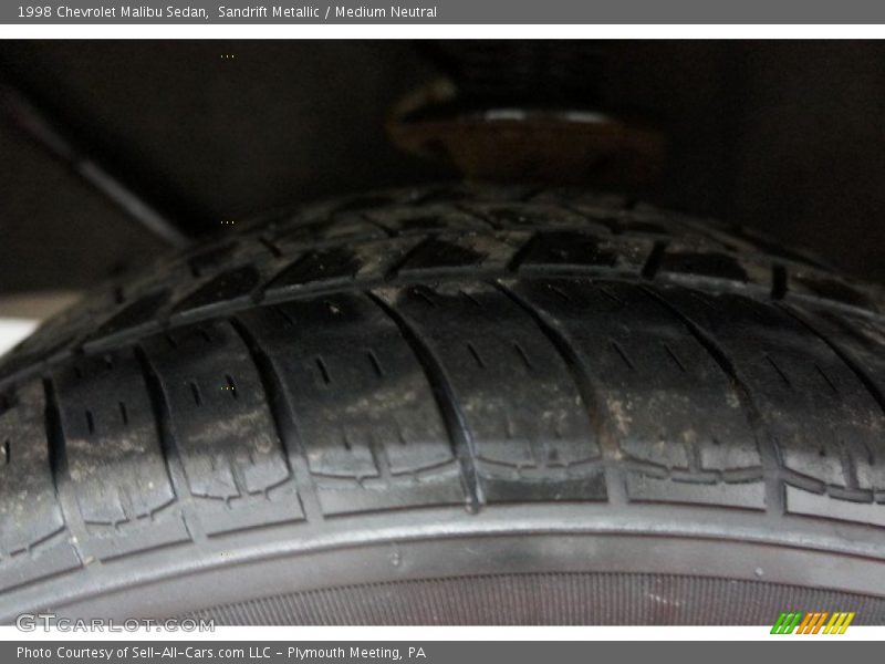 Sandrift Metallic / Medium Neutral 1998 Chevrolet Malibu Sedan