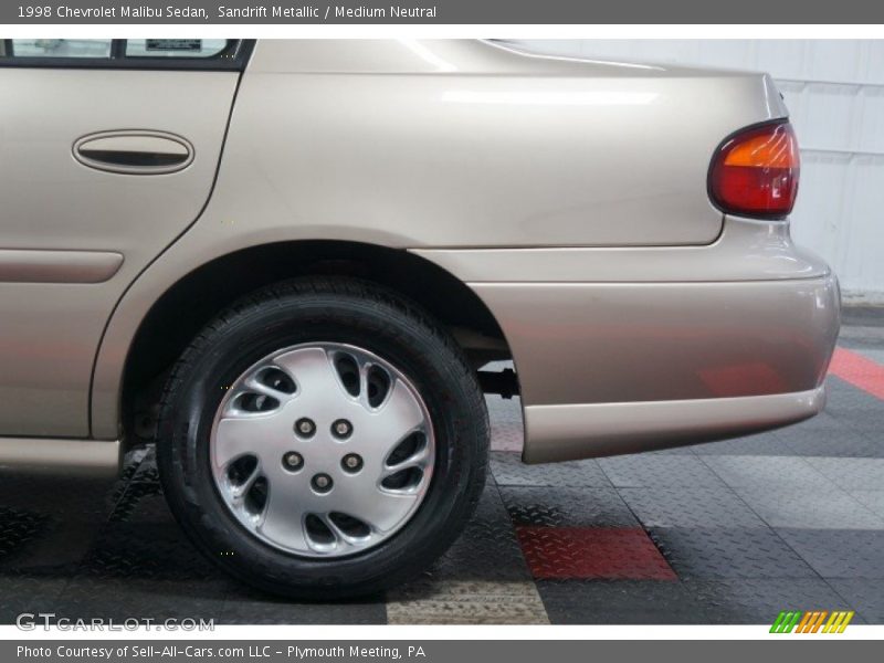 Sandrift Metallic / Medium Neutral 1998 Chevrolet Malibu Sedan