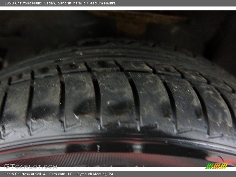 Sandrift Metallic / Medium Neutral 1998 Chevrolet Malibu Sedan
