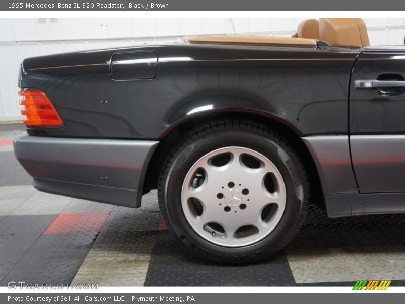 Black / Brown 1995 Mercedes-Benz SL 320 Roadster