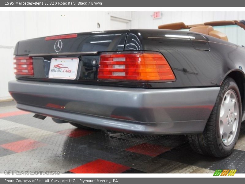 Black / Brown 1995 Mercedes-Benz SL 320 Roadster