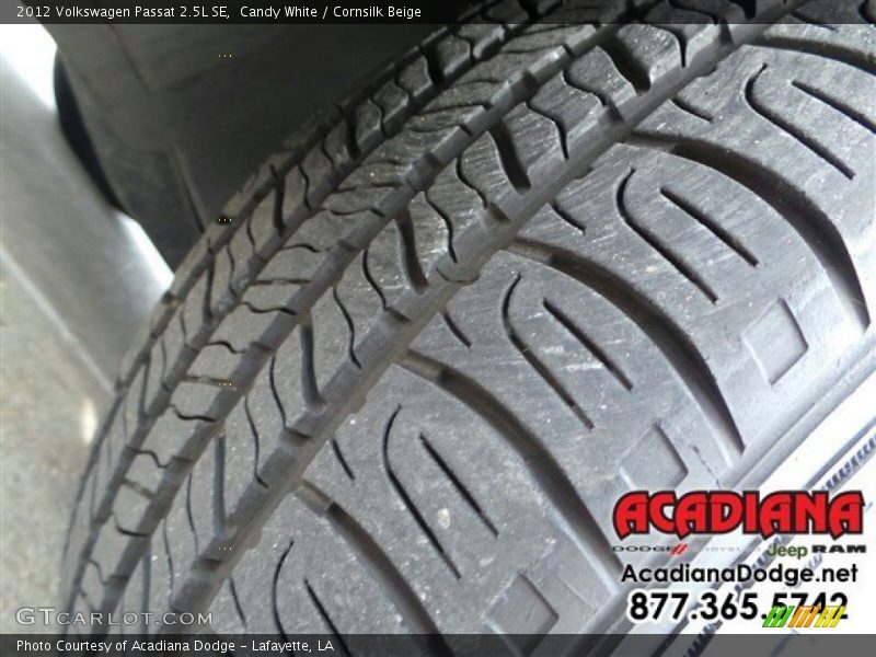 Candy White / Cornsilk Beige 2012 Volkswagen Passat 2.5L SE
