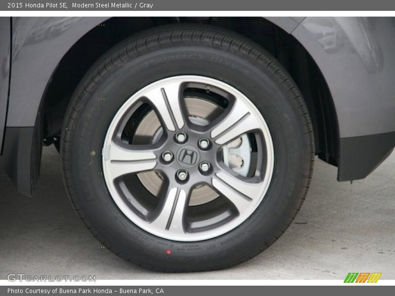 Modern Steel Metallic / Gray 2015 Honda Pilot SE