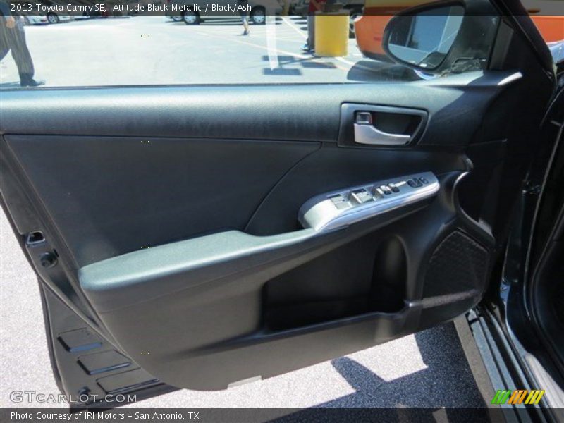 Attitude Black Metallic / Black/Ash 2013 Toyota Camry SE