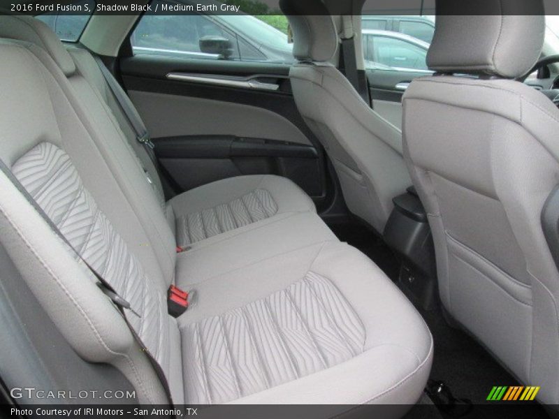 Shadow Black / Medium Earth Gray 2016 Ford Fusion S