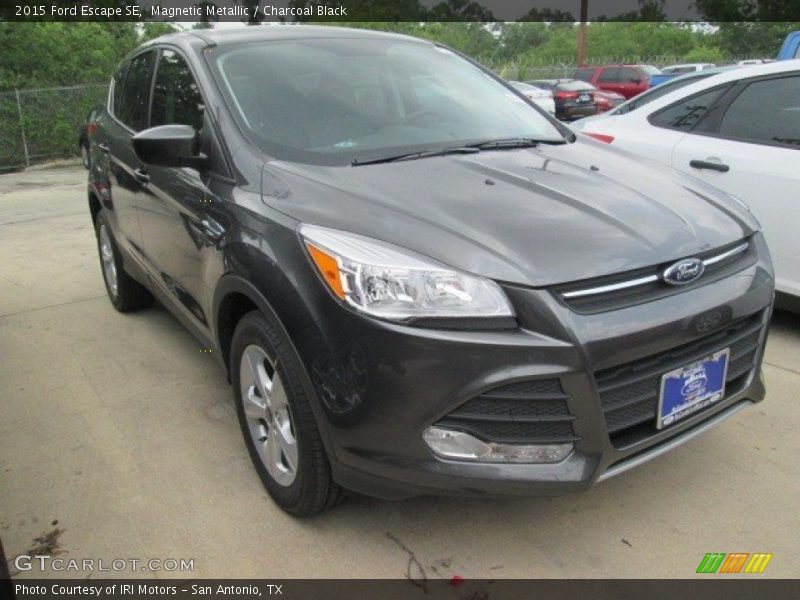 Magnetic Metallic / Charcoal Black 2015 Ford Escape SE