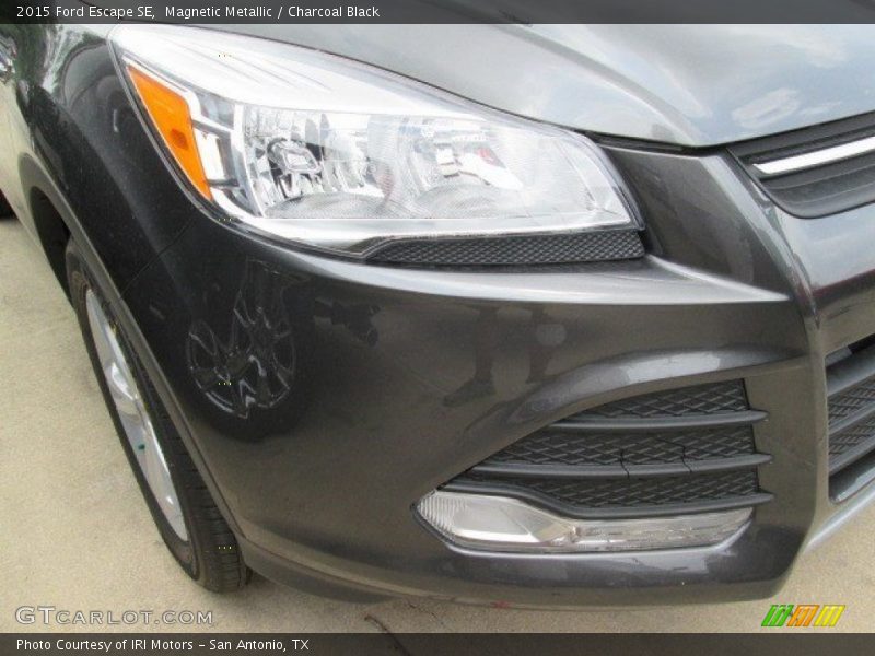 Magnetic Metallic / Charcoal Black 2015 Ford Escape SE