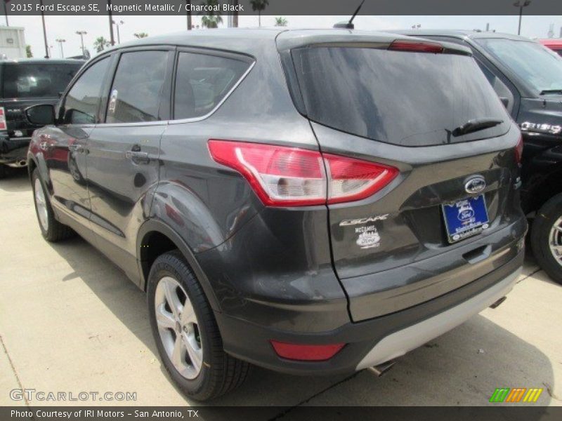 Magnetic Metallic / Charcoal Black 2015 Ford Escape SE