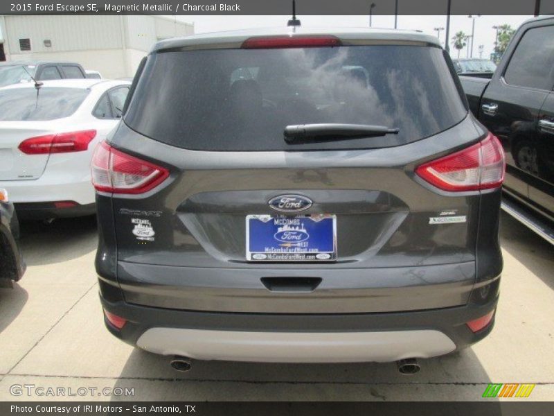Magnetic Metallic / Charcoal Black 2015 Ford Escape SE