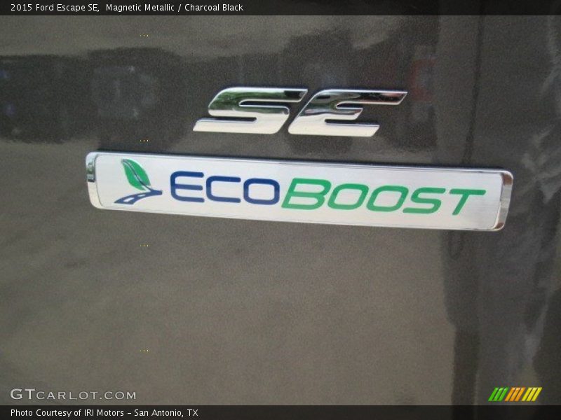 Magnetic Metallic / Charcoal Black 2015 Ford Escape SE