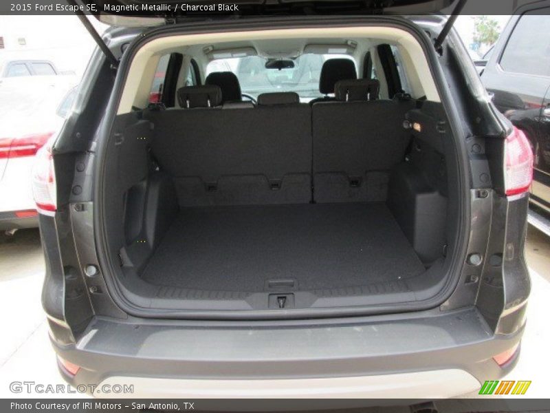 Magnetic Metallic / Charcoal Black 2015 Ford Escape SE