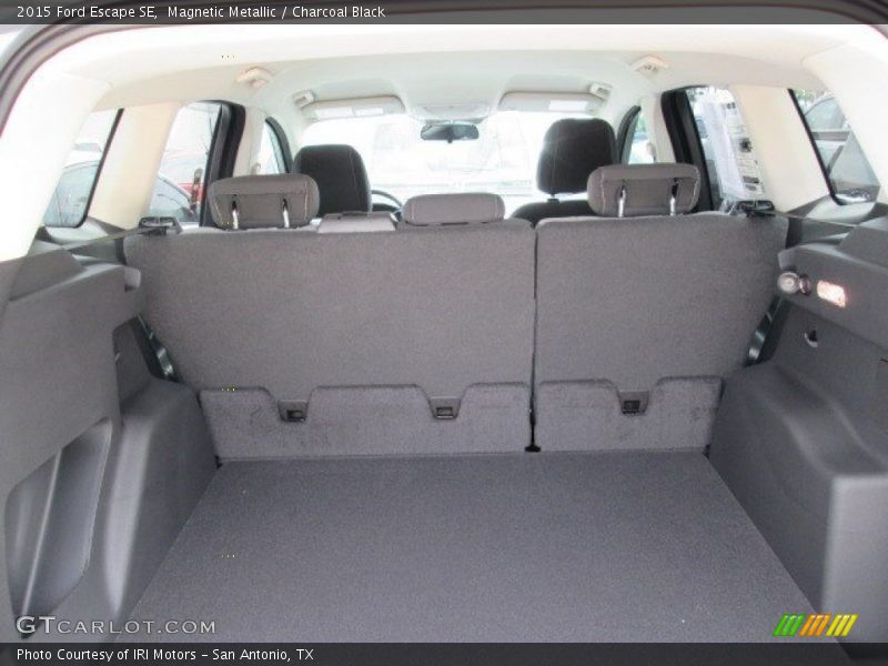 Magnetic Metallic / Charcoal Black 2015 Ford Escape SE