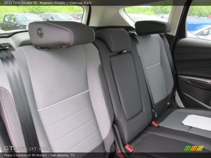Magnetic Metallic / Charcoal Black 2015 Ford Escape SE