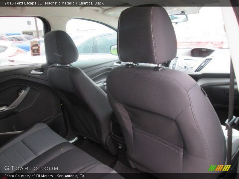 Magnetic Metallic / Charcoal Black 2015 Ford Escape SE