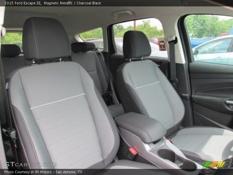 Magnetic Metallic / Charcoal Black 2015 Ford Escape SE