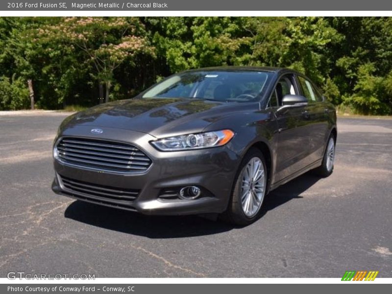 Magnetic Metallic / Charcoal Black 2016 Ford Fusion SE