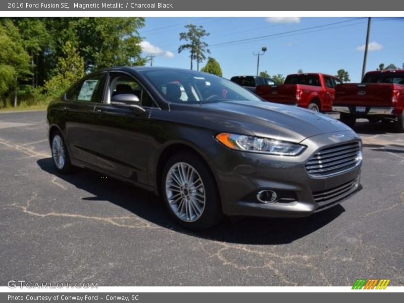 Magnetic Metallic / Charcoal Black 2016 Ford Fusion SE