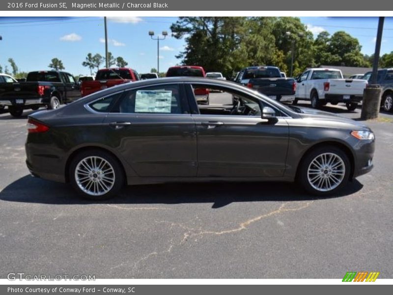 Magnetic Metallic / Charcoal Black 2016 Ford Fusion SE