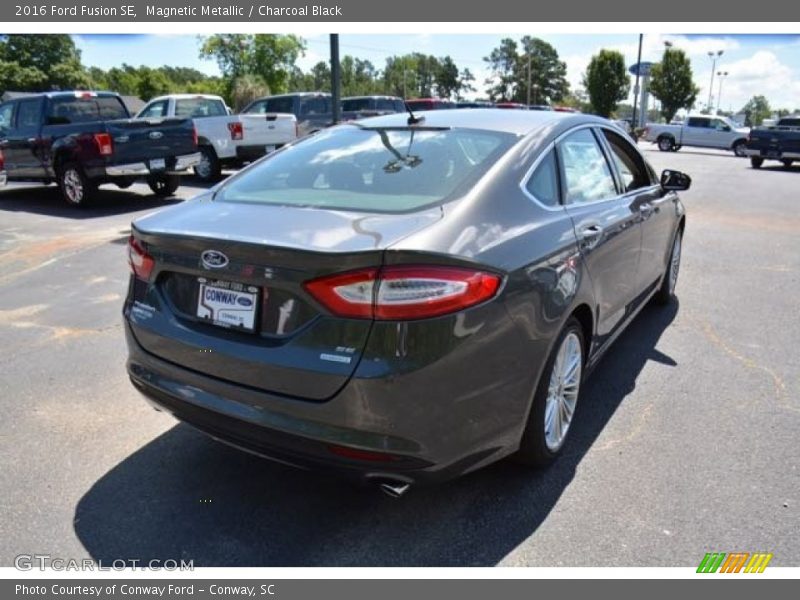 Magnetic Metallic / Charcoal Black 2016 Ford Fusion SE