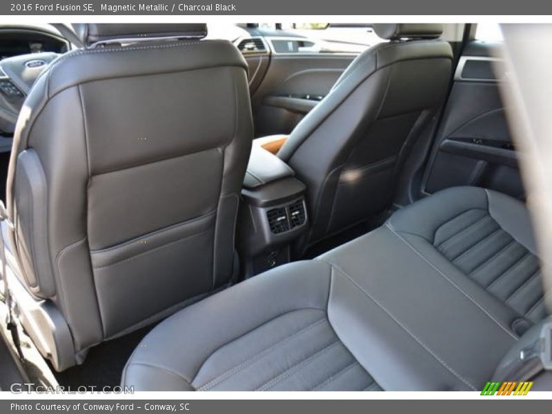 Magnetic Metallic / Charcoal Black 2016 Ford Fusion SE