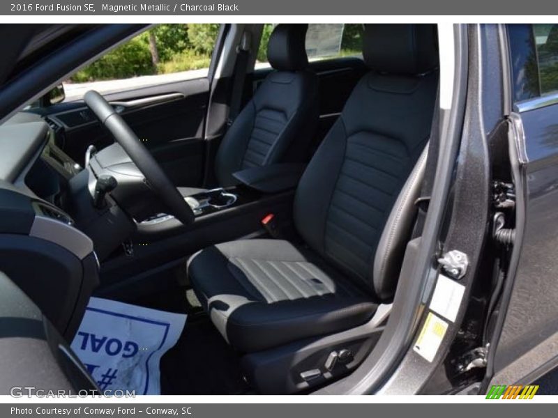 Magnetic Metallic / Charcoal Black 2016 Ford Fusion SE