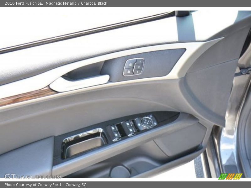 Magnetic Metallic / Charcoal Black 2016 Ford Fusion SE