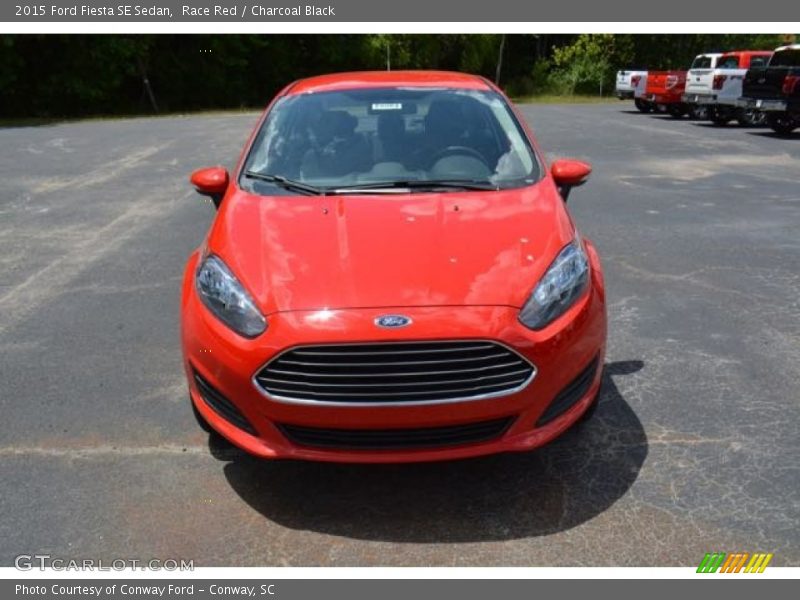 Race Red / Charcoal Black 2015 Ford Fiesta SE Sedan