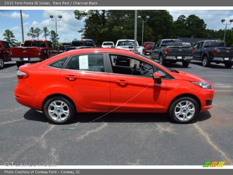 Race Red / Charcoal Black 2015 Ford Fiesta SE Sedan