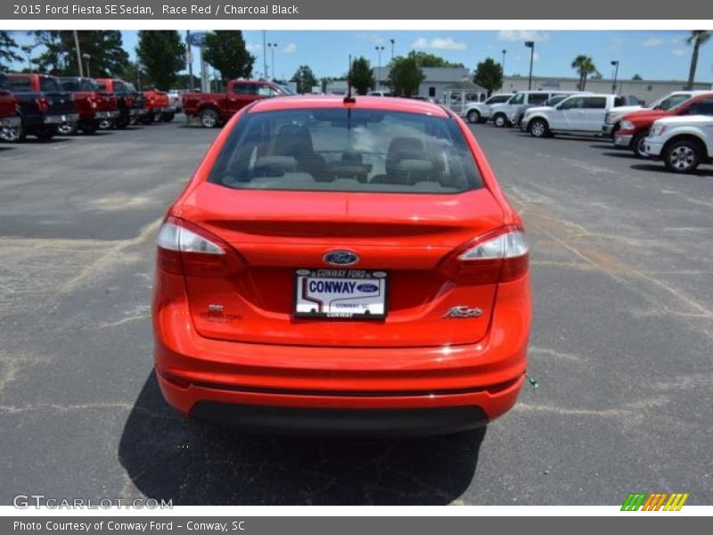 Race Red / Charcoal Black 2015 Ford Fiesta SE Sedan