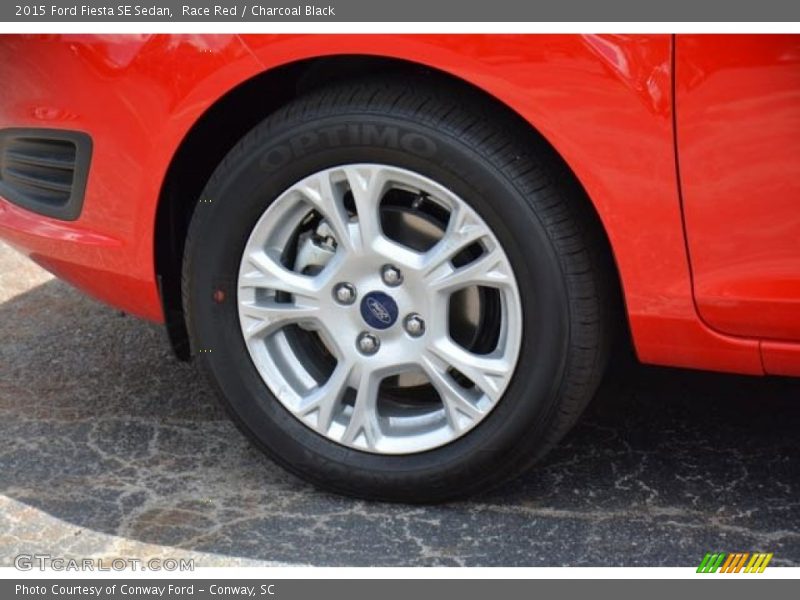 Race Red / Charcoal Black 2015 Ford Fiesta SE Sedan