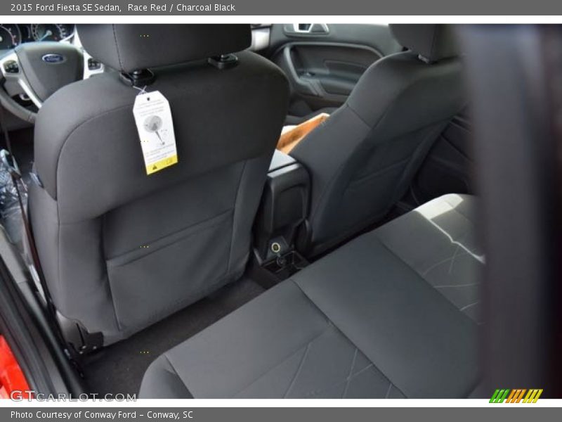 Race Red / Charcoal Black 2015 Ford Fiesta SE Sedan