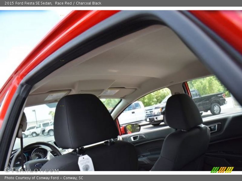 Race Red / Charcoal Black 2015 Ford Fiesta SE Sedan